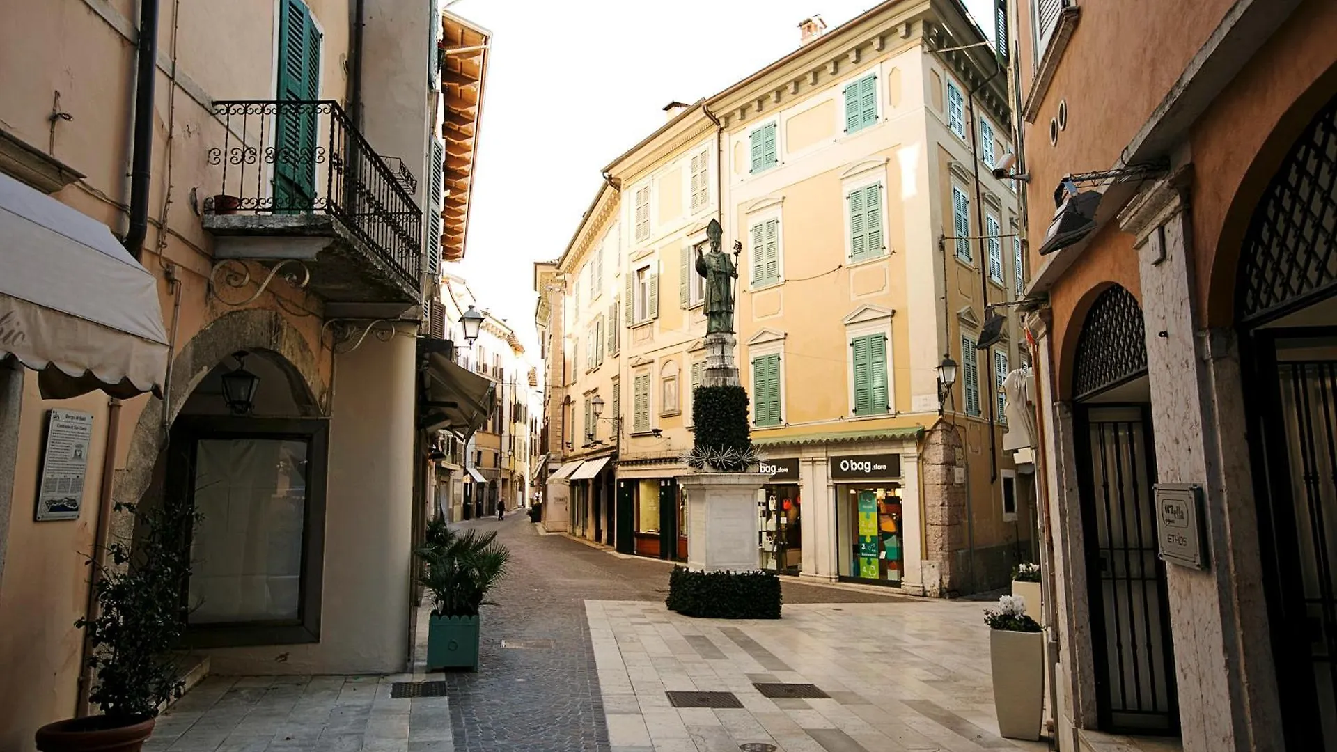 Villa Alberti Appartamento Emma - Happy Rentals Salo Apartment